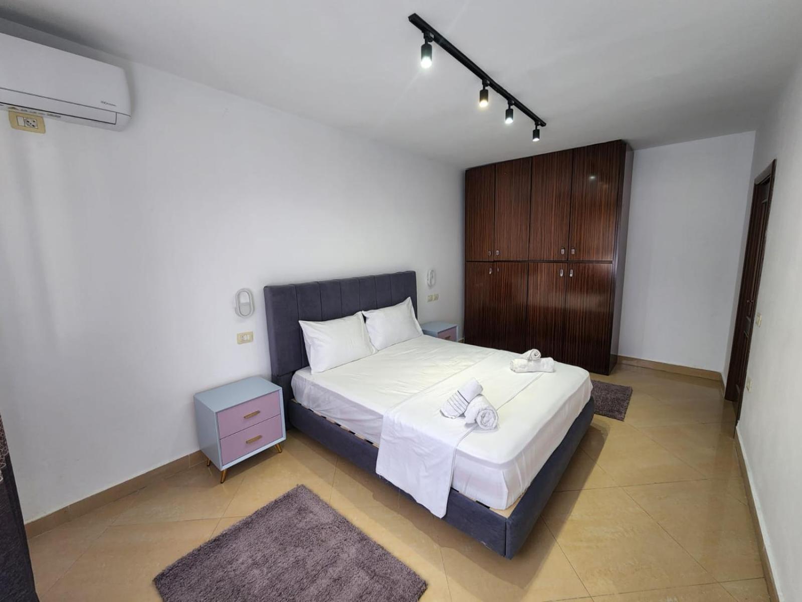 Tirana Square Hotel ภายนอก รูปภาพ