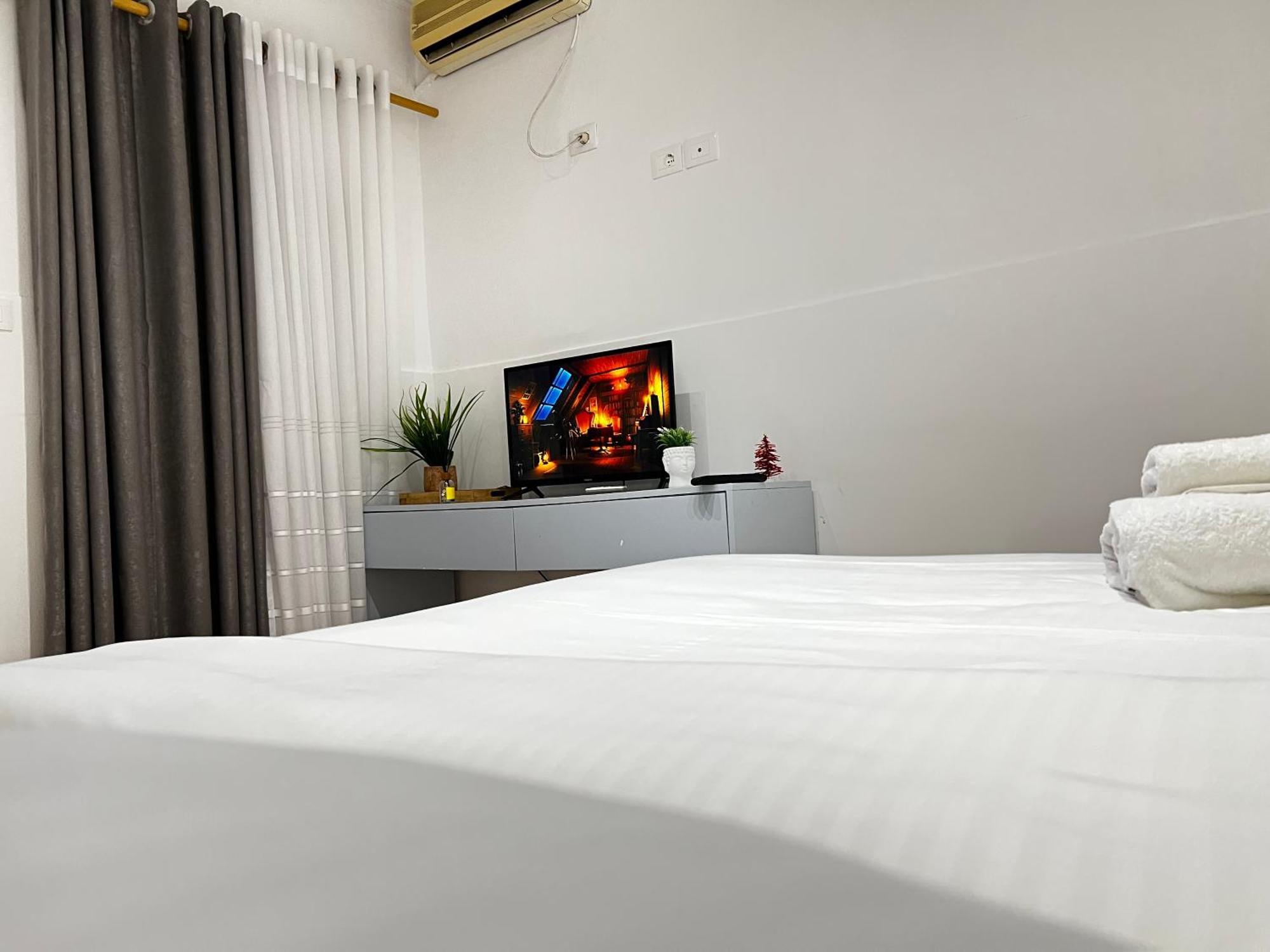 Tirana Square Hotel ภายนอก รูปภาพ